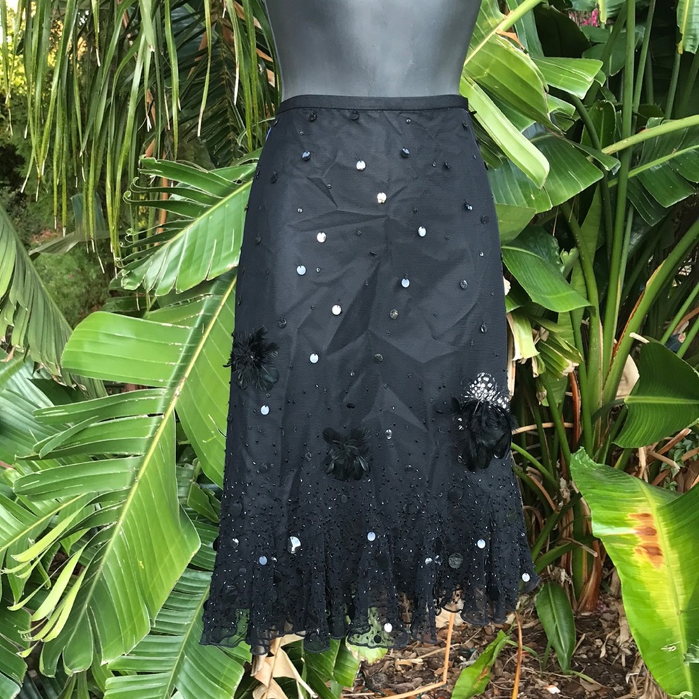 qUE Sheer mesh lace sequin and feather application skirt